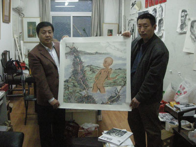 当代画家汪港清（右一）向文超文化杨总（左一）赠画