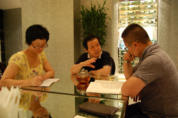 <b>《艺术天成》杂志社一行拜访言恭达</b>