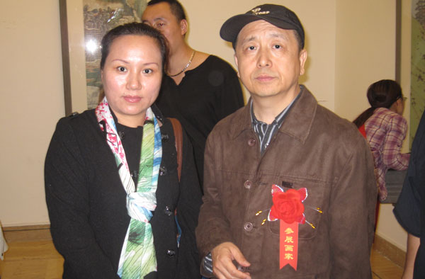 中国画院学术委员会副主任徐俊与宁文艳合影