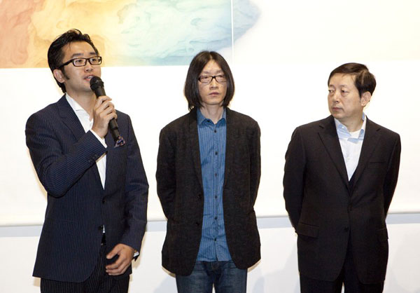 今日美术馆执行馆长高鹏在开幕式上讲话