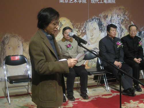 画展主人尚可讲话