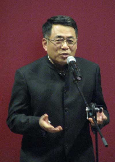 中国油画院院长杨飞云讲话