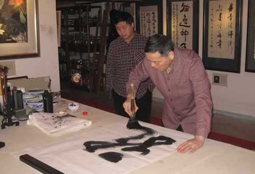 著名书法家张宝生现场作画