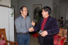 《艺术天成》杂志社社长杨文超拜访著名画家周逢俊商谈画展事宜