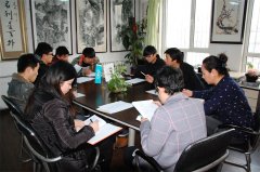 顾斌组长组织新闻小组成员学习《新闻采编发布实施规定》