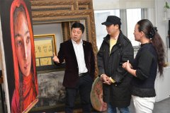 《艺术天成》杂志社社长杨文超、主编杨洋拜访著名油画家燕娅娅
