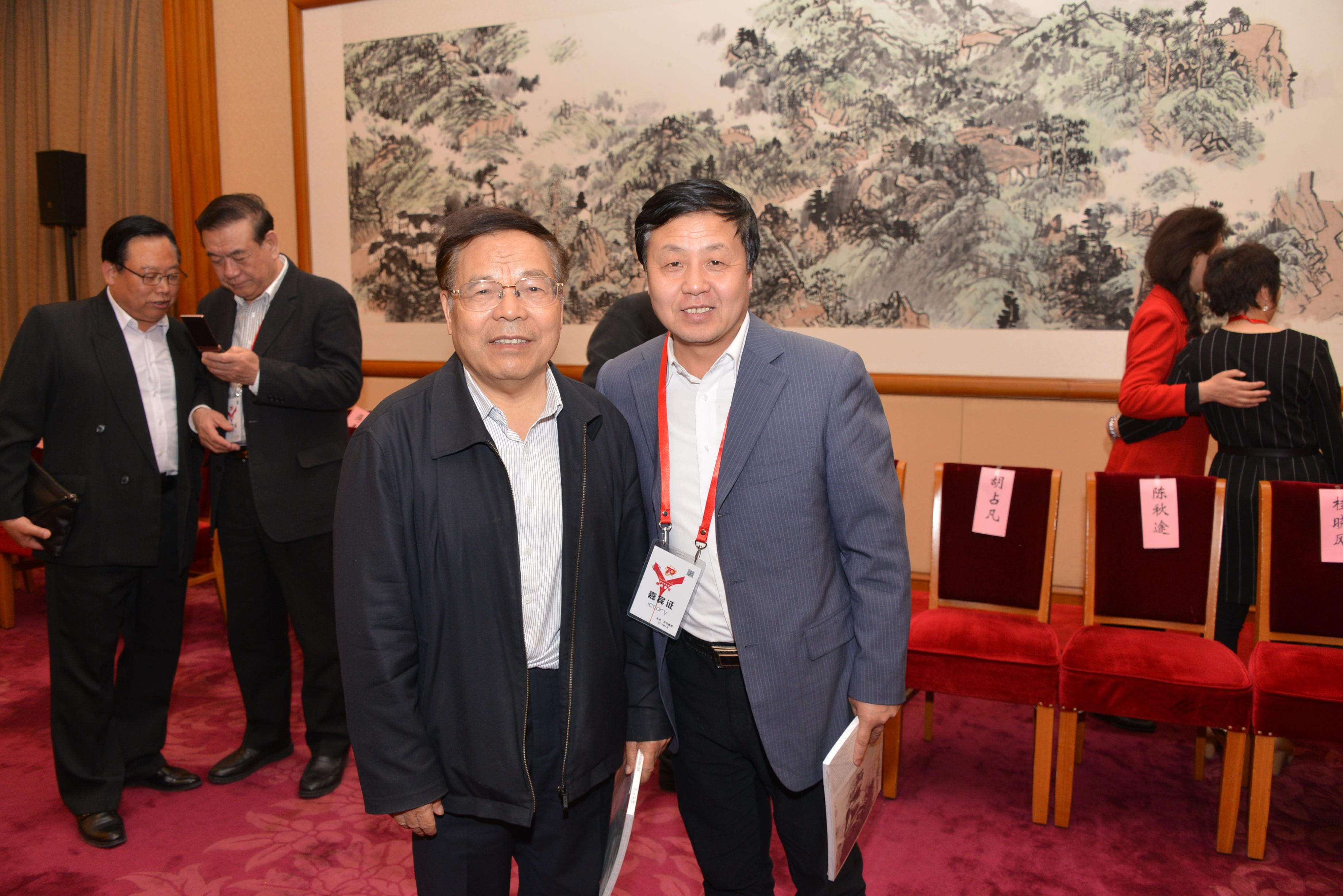 杨文超与上将张黎
