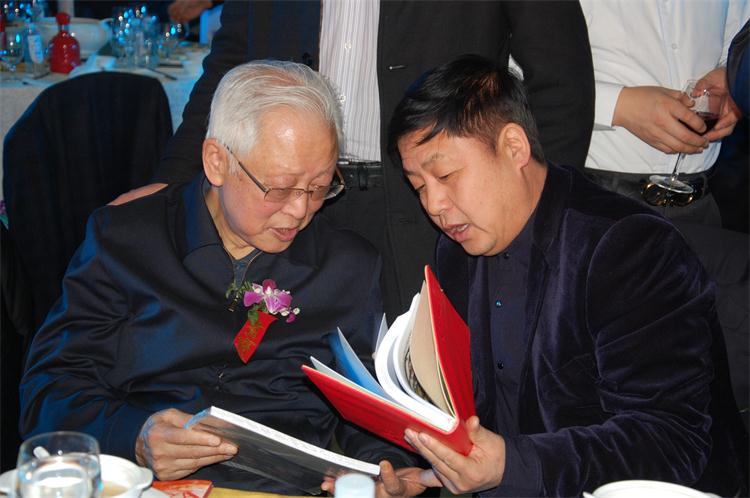 艺术天成杂志社总编辑杨文超与原全国人大副委员长周铁农