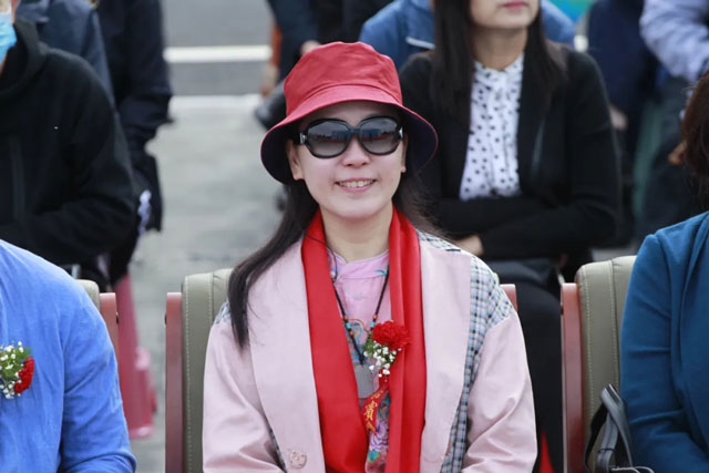 17中国美术家协会会员、中国女画家协会会员何文